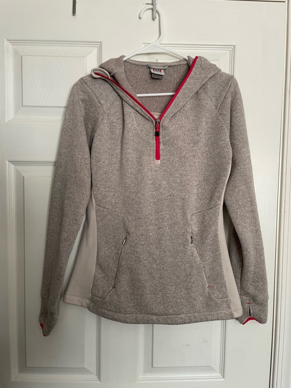 Avalanche Women’s M Cozy Half-Zip Hooded Fleece Pullover - Gray with Pink Trim
